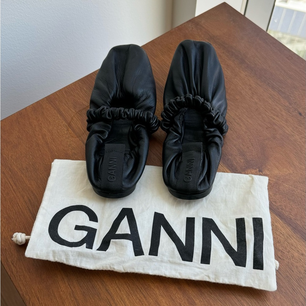 GANNI Black Scrunchie Leather Ballerina Flats (New!! Worn Only Once)